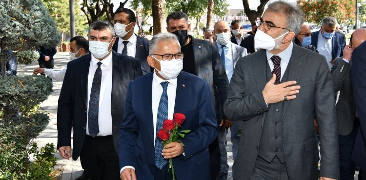 BAŞKAN BÜYÜKKILIÇ, ESNAF VE VATANDAŞLA KUCAKLAŞMAYA DEVAM EDİYOR