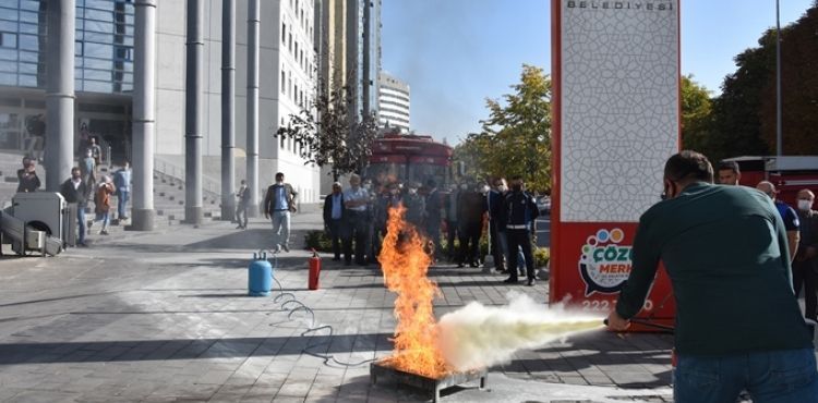 KOCASİNAN’DA GERÇEĞİNİ ARATMAYAN YANGIN TATBİKATI