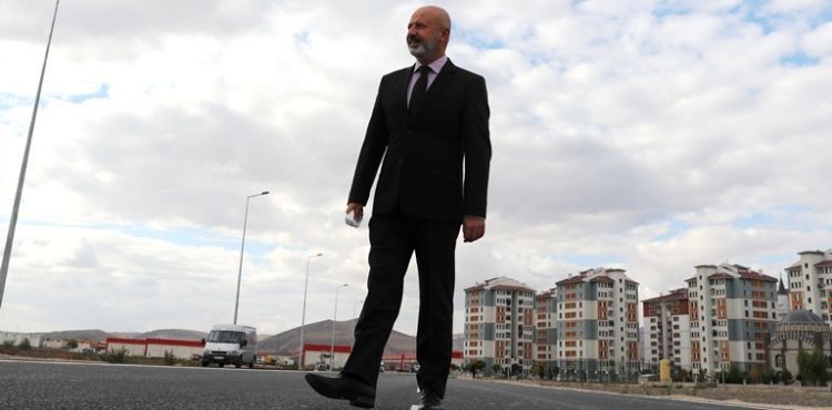 BAŞKAN ÇOLAKBAYRAKDAR, “HİZMETLERİMİZLE YENİ BİR ŞEHİR KURUYORUZ”