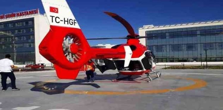 Solunum sıkıntısı çeken hastanın yardımına helikopter ambulans koştu
