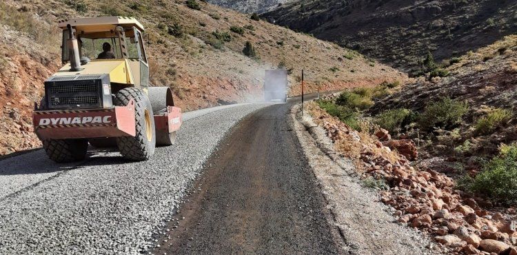 BÜYÜKŞEHİR’DEN 6 KIRSAL BÖLGEDE YOL ÇALIŞMASI