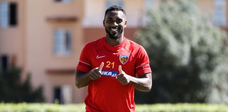 Kayserispor'da Carole ve Kemen oynamyor