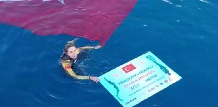 ŞAHİKA ERCÜMEN'DEN DÜNYA REKORU