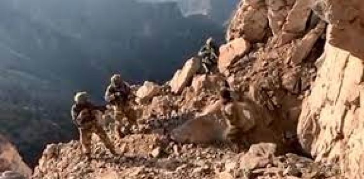 MAĞARAYA NOKTA OPERASYON; 4 TERÖRİST TESLİM OLDU