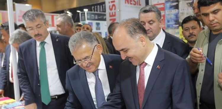 BÜYÜKŞEHİR 4. KİTAP FUARI, KİTAPSEVERLERLE BULUŞUYOR