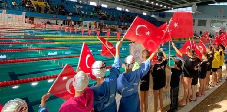 Yüzme Müsabakalarına Spor A.Ş. Damgası