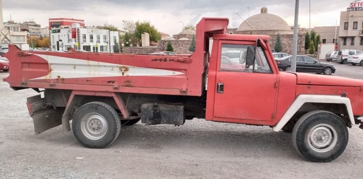 Çalınan kamyonet plakası değiştirilmiş halde bulundu