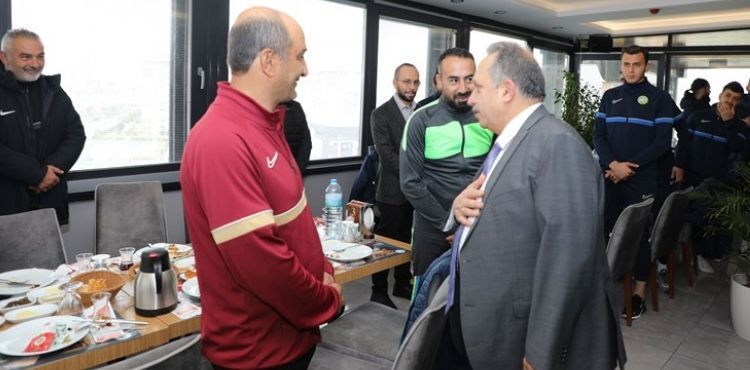 BAŞKAN YALÇIN TALASGÜCÜ BELEDİYESPOR TAKIMIYLA BULUŞTU