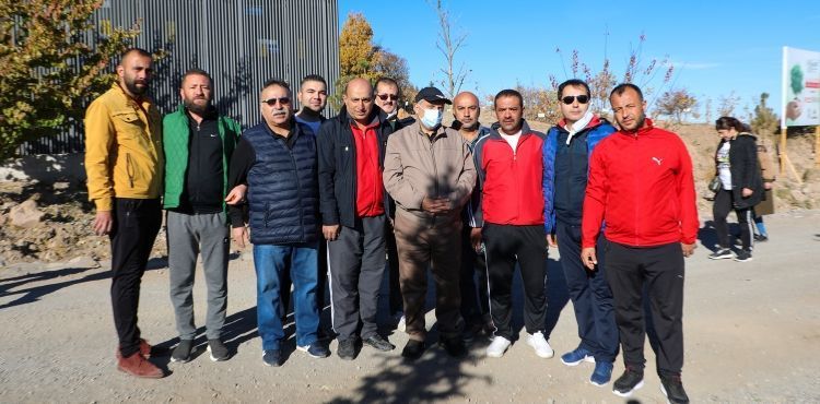 TALAS’TA SONBAHAR DEV YÜRÜYÜŞLE UĞURLANDI