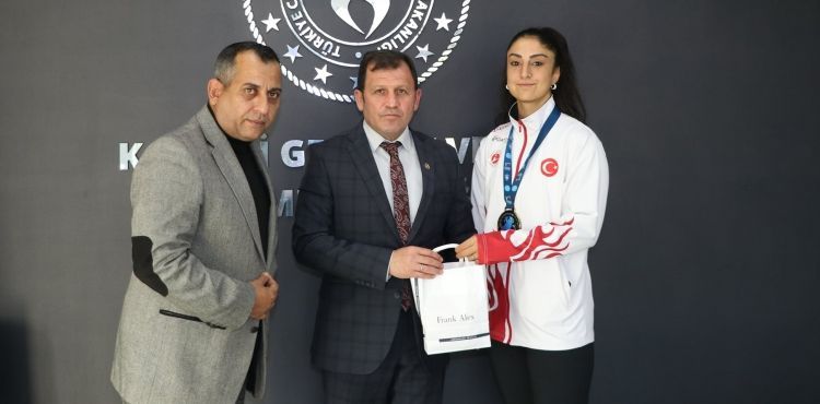 Mensure Karadayı, Kick Boks'ta Dünya üçüncüsü oldu