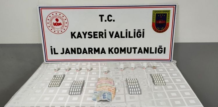 Jandarmadan uyuşturucu operasyonu: 2 gözaltı