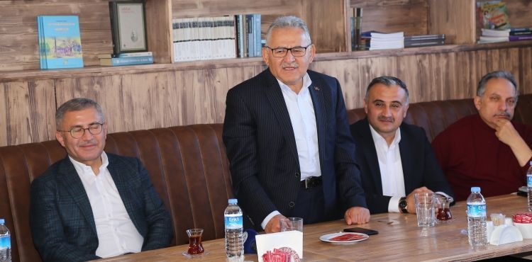 BAŞKAN BÜYÜKKILIÇ, İSTANBUL HEYETİYLE ZİRVEDE BULUŞTU