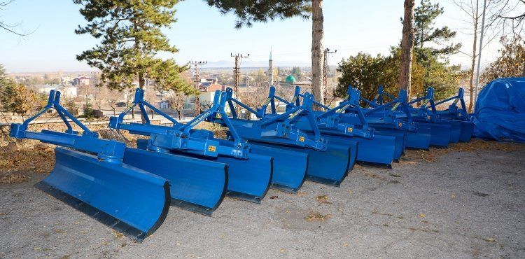 TALAS’TAN KIRSALA KAR KÜREME TESVİYE BIÇAĞI