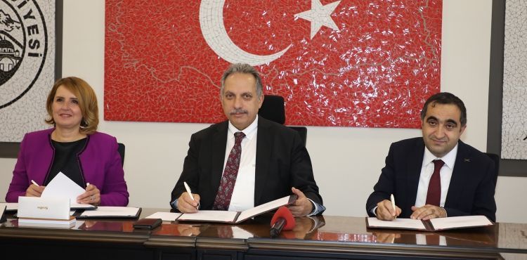 İMZALAR, TALAS’A 4 YENİ OKUL İÇİN