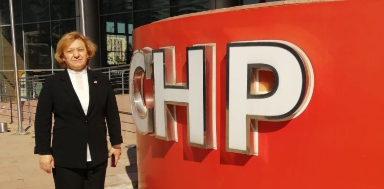 CHP'de İstenmeyen Başkan İstifa Etti