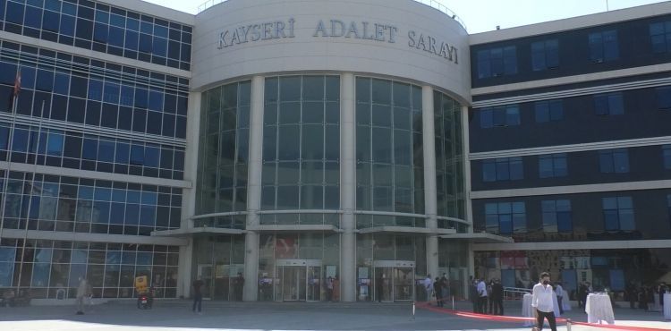Komşusunu öldüren öğretmene müebbet