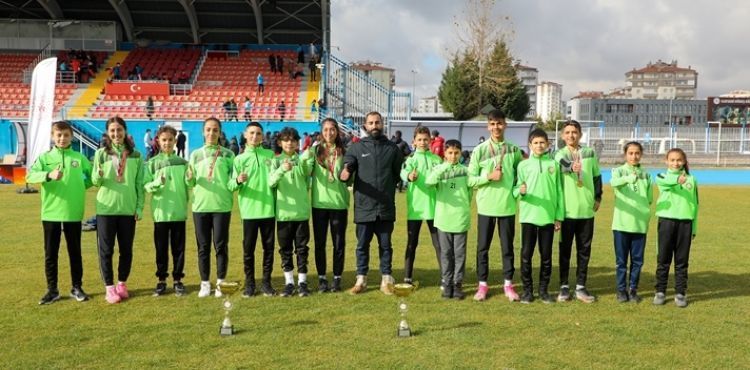 ATLETIZMDE TÜM DERECELER TALAS'IN