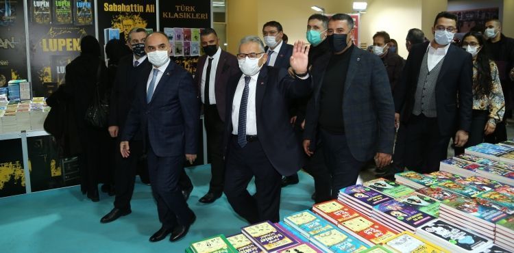 4. KAYSERİ KİTAP FUARI “SEZAİ KARAKOÇ” ANISINA KAPILARINI AÇTI