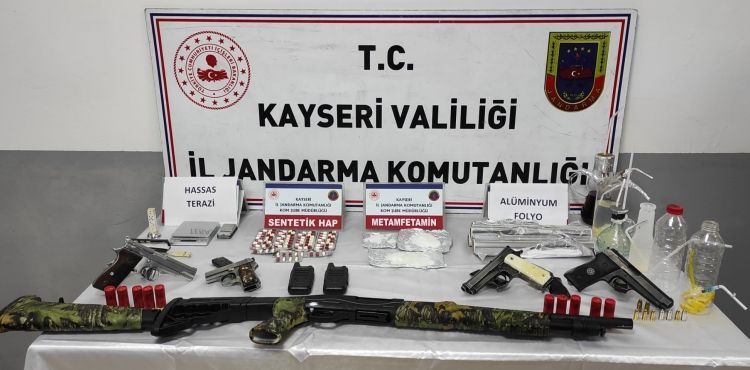 Evden cephane çıktı