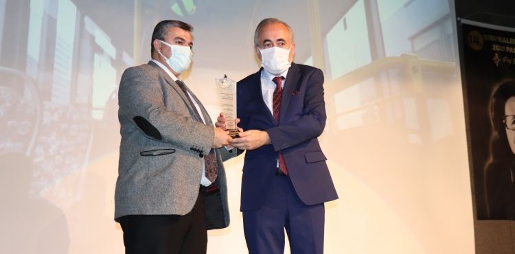 DOKTOR BAŞKAN, PANDEMİ ÖDÜLLERİNDE YILIN BÜYÜKŞEHİR BELEDİYE BAŞKANI SEÇİLDİ
