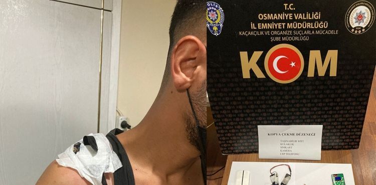 Ehliyet sınavında kopya düzeneğiyle yakalandı