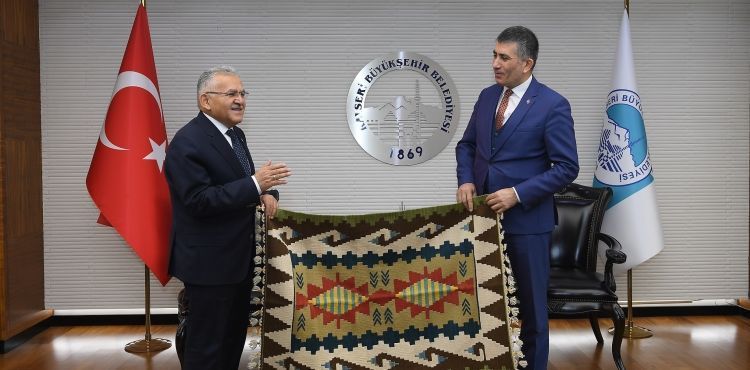 BAŞKAN BÜYÜKKILIÇ, TCDD GENEL MÜDÜRÜ AKBAŞ’I AĞIRLADI