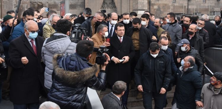 CHP'Lİ Başkanlardan Türbe Ziyareti
