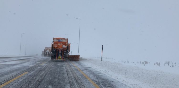 Erciyes Da Yolunda Kar Mesaisi