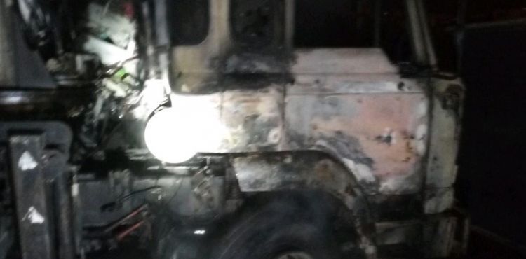 Kamyonet ve Baraka Alev Alev Yandı