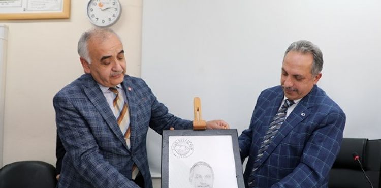 BAŞKAN YALÇIN MESLEK LİSESİ ÖĞRENCİLERİYLE BULUŞTU