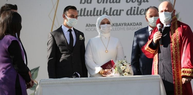 KOCASİNAN, 2021 YILINDA 3 BİN 252 MUTLU EVLİLİĞİN TEMELİNİ ATTI