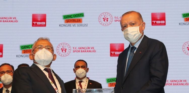 BAŞKAN BÜYÜKKILIÇ, 2021’DE ÖDÜLLERE DOYMADI