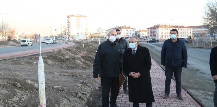 BÜYÜKŞEHİR’İN HASAN TAHSİN BULVARI’NDAKİ YOL YAPIM ÇALIŞMALARI SON AŞAMADA