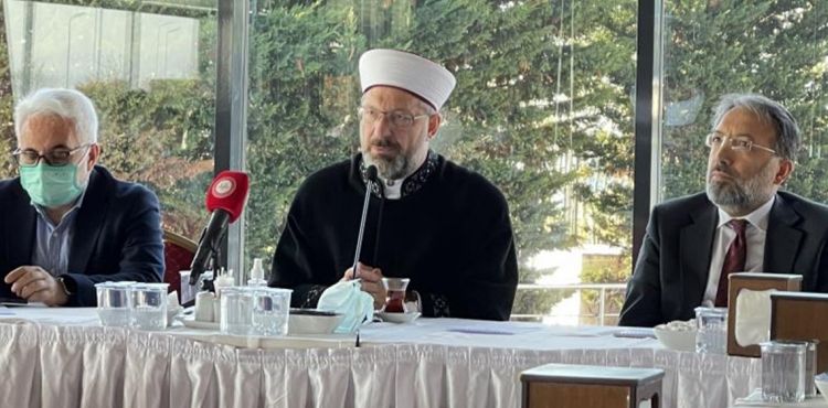 Diyanet leri Bakan Prof. Dr. Ali Erba'tan zgr zel'e sert tepki