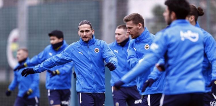 Fenerbahçe, Adana Demirspor maçının taktiğini çalıştı