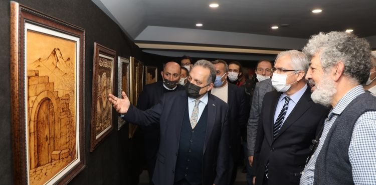 TALAS’TA ‘KUŞAKLARARASI’ RESİM SERGİSİ AÇILDI