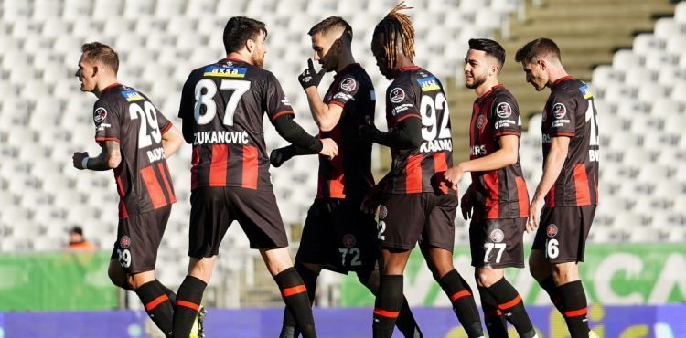 Spor Toto Süper Lig: Fatih Karagümrük: 1 - Çaykur Rizespor: 0