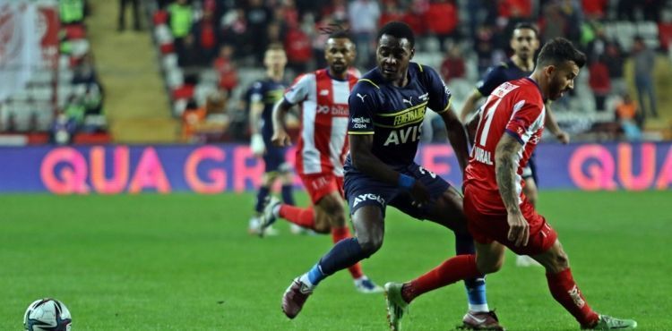 Fenerbahe ve Antalyaspor puanlar paylat