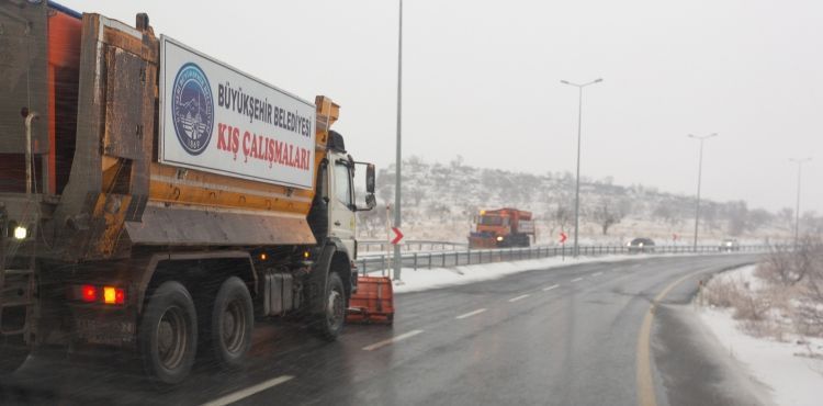 BÜYÜKŞEHİR, 270 MAHALLE YOLUNU ULAŞIMA AÇTI