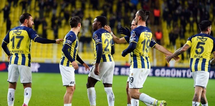 Fenerbahe Kartal'la ilk galibiyetini ald