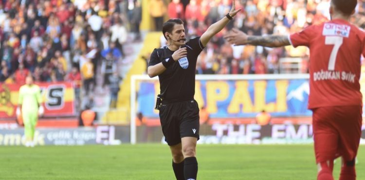 Kasımpaşa ile Kayserispor maçını yönetecek hakem açıklandı