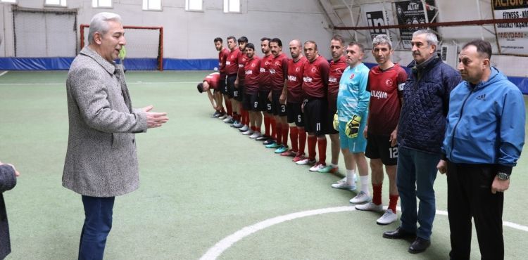 MELİKGAZİ BELEDİYESİ DAYANIŞMA VE DOSTLUK FUTBOL TURNUVASI BAŞLADI