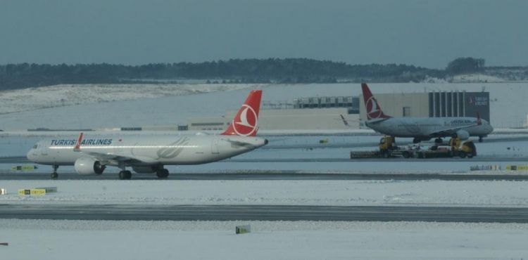 İstanbul Havalimanı'nda uçuşlar saat 18.00'e kadar durduruldu