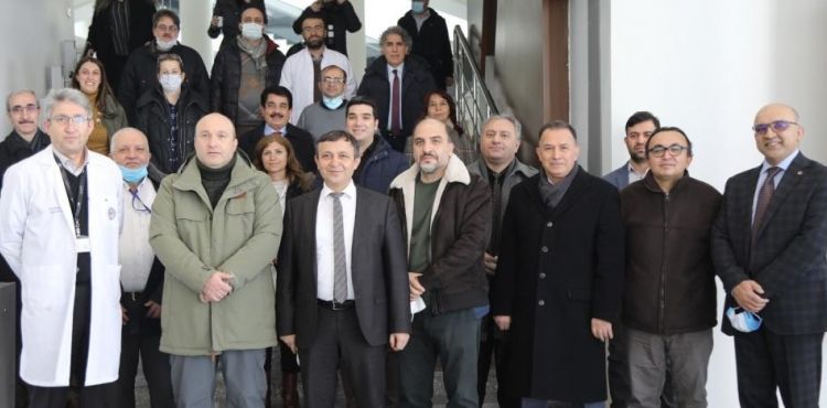 Rektör Çalış, tıp fakültesi merkezi derslikler binasında incelemede bulundu