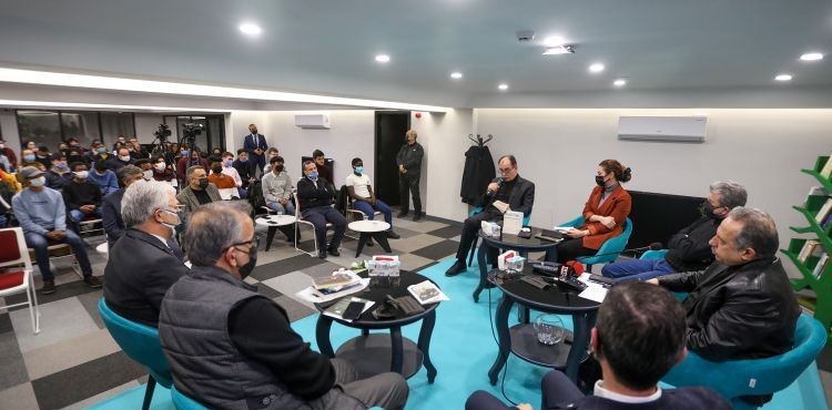TALAS’TA “GENÇLERLE KİTAP SOHBETLERİ”NİN ÜÇÜNCÜSÜ GERÇEKLEŞTİ