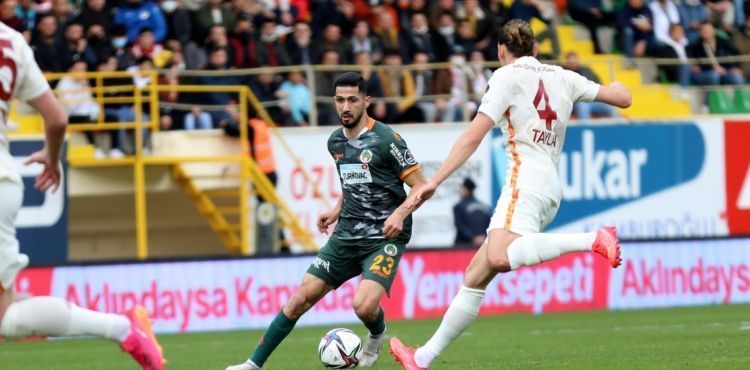 Galatasaray 10 kişilik Alanya'yı yenemedi