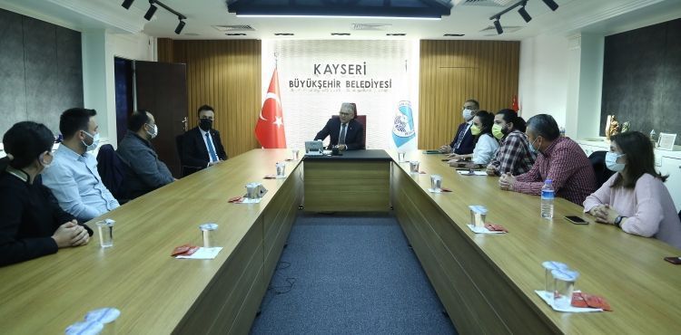 BAŞKAN BÜYÜKKILIÇ, PROFESYONEL TURİST REHBERLERİYLE BULUŞTU