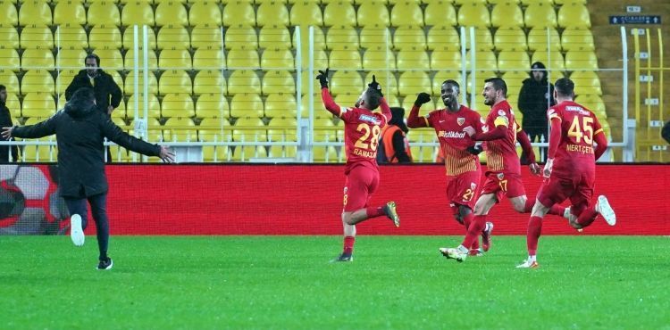 Galibiyet golünü attı, gözyaşlarını tutamadı