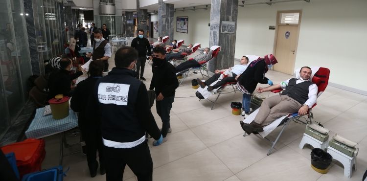 BÜYÜKŞEHİR PERSONELİNDEN “KAN BAĞIŞI” SEFERBERLİĞİ