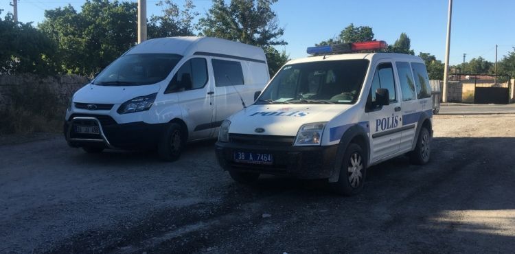 Kızını istemeye gelenlere ‘hayır’ diyen baba, bıçaklandı